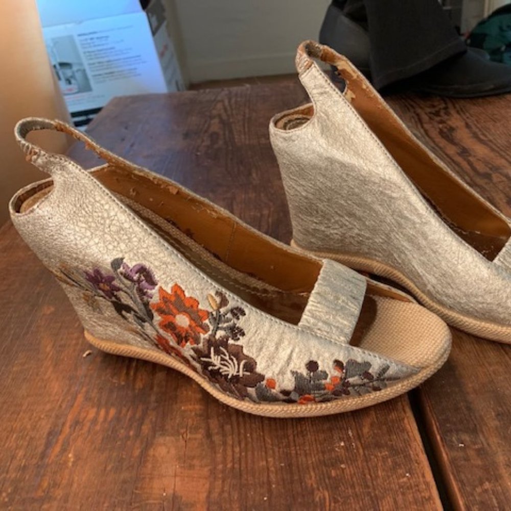 China style wedge sandels